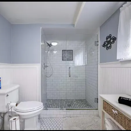 Peaceful Private Cottage, Walk To Park & 5 Mins To Downtown 4* Nashville