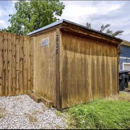 Peaceful Private Cottage, Walk To Park & 5 Mins To Downtown