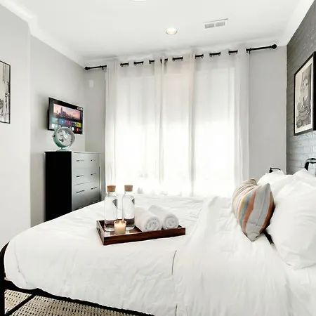 Lux Retreat 12 Beds Games Bar