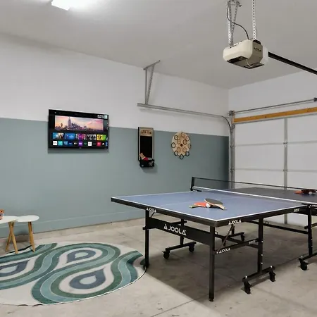 Lux Retreat 12 Beds Games Bar * Nashville