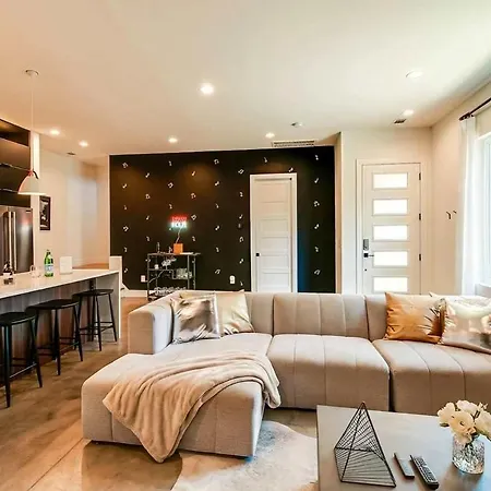 Close To The Gulch - Book Today
