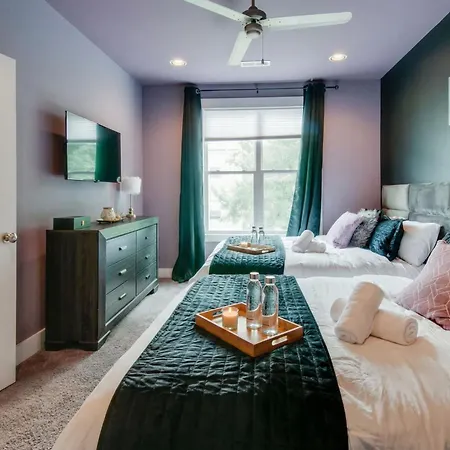 Close To The Gulch - Book Today Nashville
