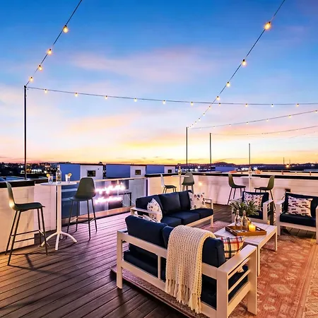 Holiday home New Nash Eras - 15 Beds - Hot Tub On Rooftop Deck