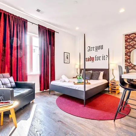New Nash Eras - Rooftop Decks With Hot Tub - 15 Beds Nashville
