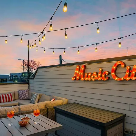 Holiday home New Nashvegas Downtown Rooftop Views 13beds