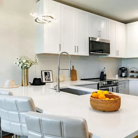 Lindsley By Avantstay Apartment