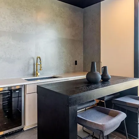 Lindsley By Avantstay Apartment