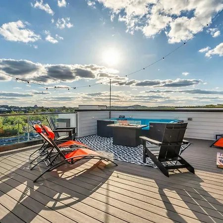 Holiday home New We Roll Rooftop - Hot Tub With Views - 13 Beds Nashville