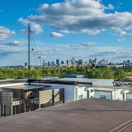 New We Roll Rooftop - Hot Tub With Views - 13 Beds
