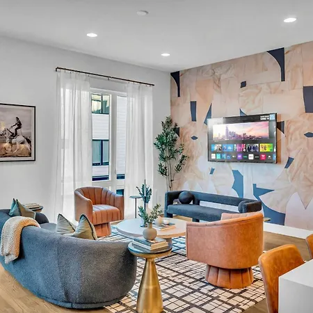 Rooftop Hot Tub Views Pac-man Pool Table *