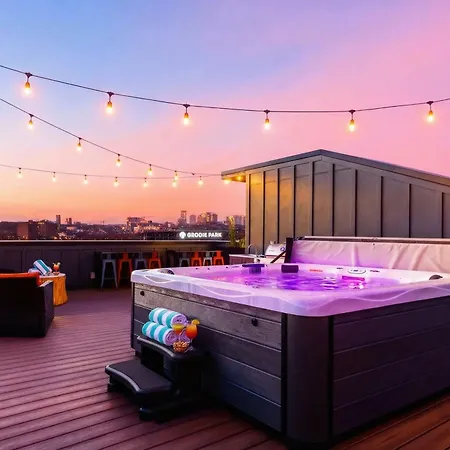 Hot Tub Poker Pool Table & Rooftop Mls View *