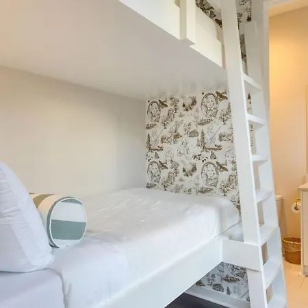Minutes To Broadway Chic Newly Built 4bdr W Balcony 98 Degrees By Avantstay Holiday home Nashville