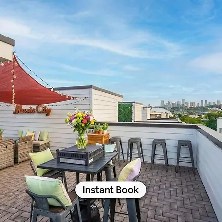Holiday home New Rooftop With Views Game Dt Nash