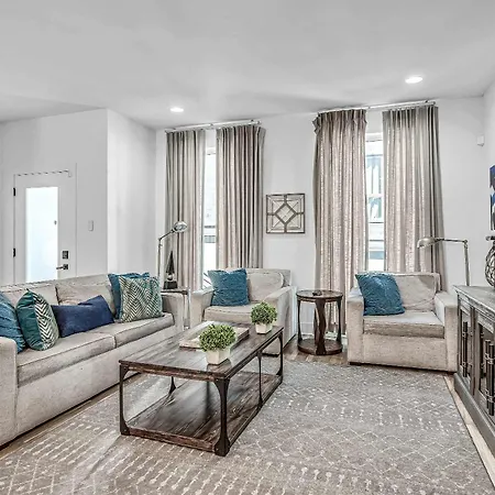 Spectacular Double Rooftop 7 Mins To Broadway