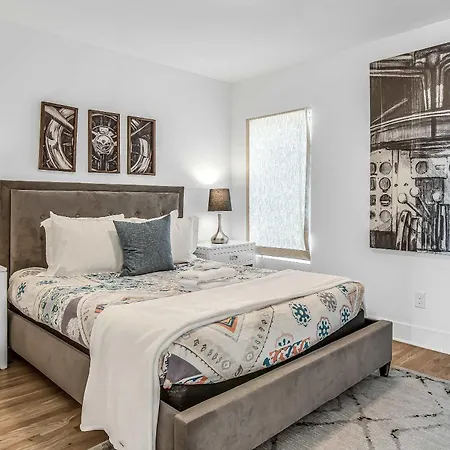 Spectacular Double Rooftop 7 Mins To Broadway *