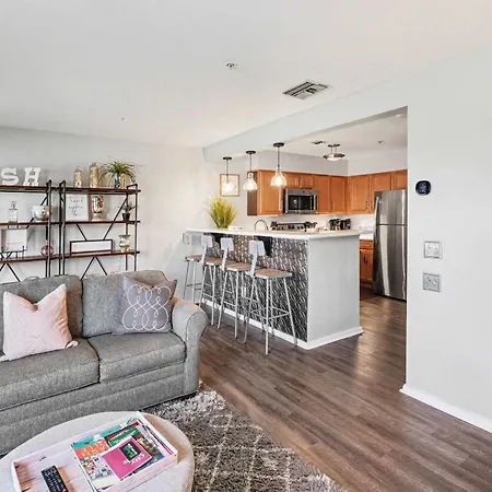 Holiday home Riverfront Charm - A Scenic Downtown For 6 Nashville