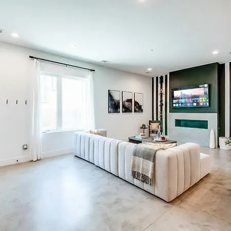 Holiday home Dual Homes Rooftop Deck In Downtown *