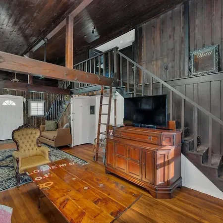 Holiday home The Whiskey River