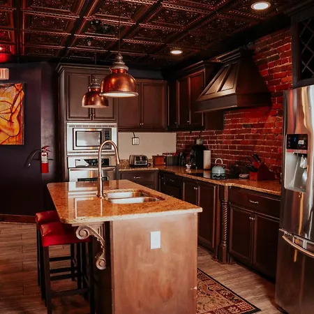 Broadway 4br 2bth 2500sf Art Gallery And Steam Holiday home Nashville