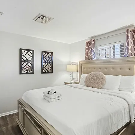 Riverfront Charm - A Scenic Downtown For 6 Nashville