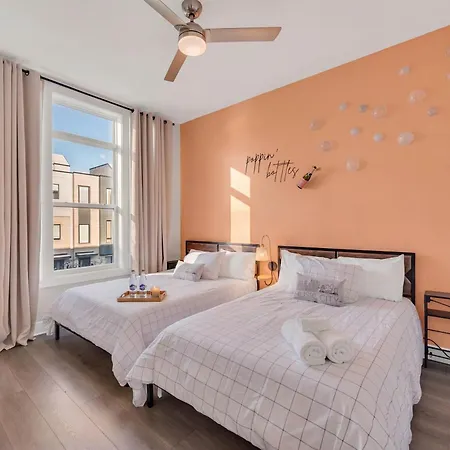 Brand New Views Karaoke Near Downtown Holiday home *