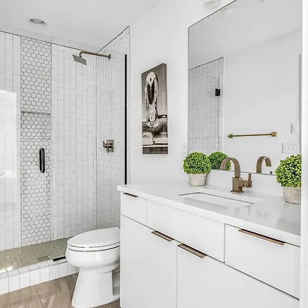 Spectacular Double Rooftop 7 Mins To Broadway