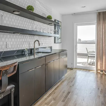Spectacular Double Rooftop 7 Mins To Broadway * Nashville