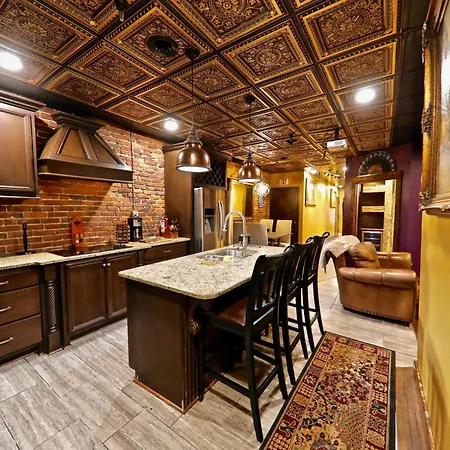 Broadway 4br 2bth 2500sf Art Gallery And Steam Holiday home *
