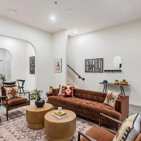 Outrider Buyout - 2 Units By Avantstay * Nashville