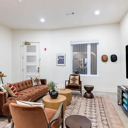 Holiday home Outrider Buyout - 2 Units By Avantstay Nashville