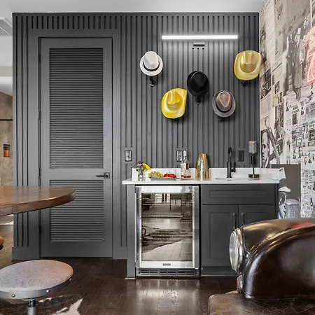 Close To Dt Speakeasy Poker Views Holiday home *