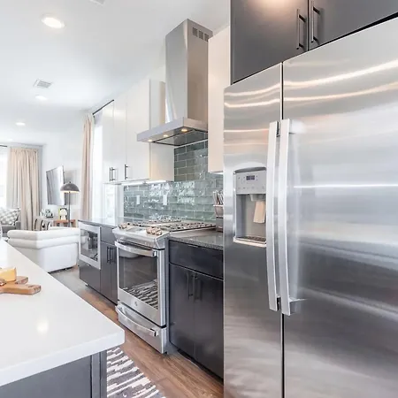 Holiday home Luxe 4br Retreat With Rooftop Fire Pit & Garage Nashville