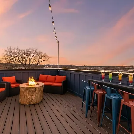 Holiday home Hot Tub Poker Pool Table & Rooftop Mls View *