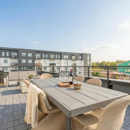 Holiday home Luxe 4br With Fire Pit Grill And Views