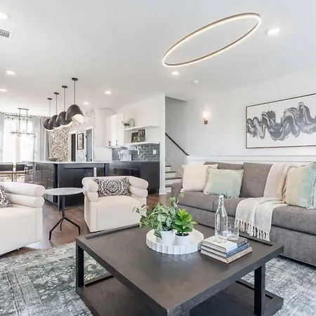 Luxe 4br Retreat With Rooftop Fire Pit & Garage * Nashville