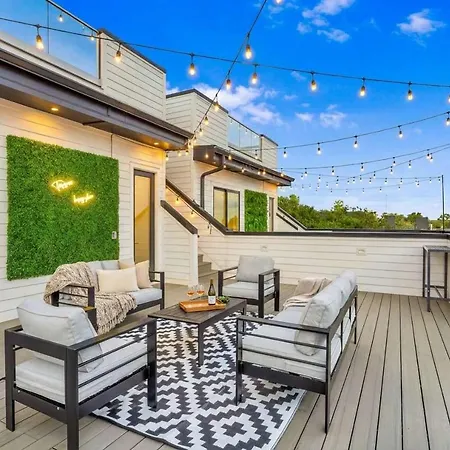 Double Rooftop Decks Hot Tub Karaoke Nashville