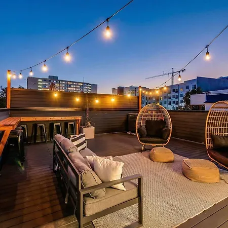 Dual Homes Rooftop Deck In Downtown Nashville