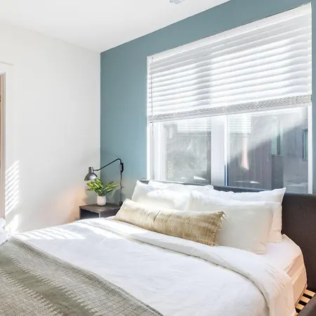 Last Rodeo Buyout - 3 Units By Avantstay *