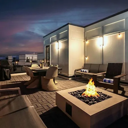 Luxe 4br Retreat With Rooftop Fire Pit & Garage Holiday home Nashville