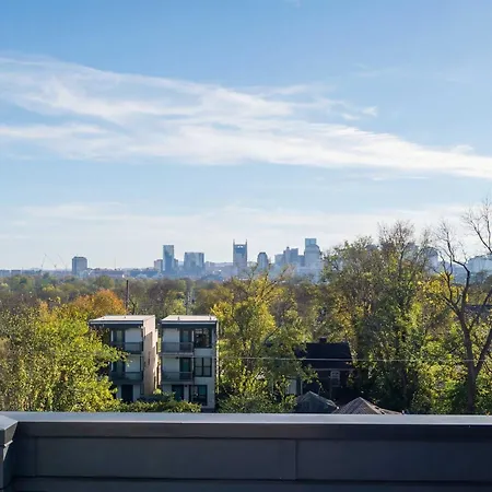 Luxe 4br Retreat With Rooftop Fire Pit & Garage Holiday home