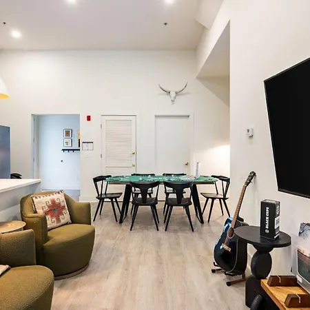 Holiday home Outrider Buyout - 3 Units By Avantstay Nashville