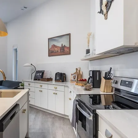 Holiday home Outrider Buyout - 3 Units By Avantstay Nashville