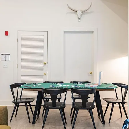 Outrider Buyout - 3 Units By Avantstay Holiday home
