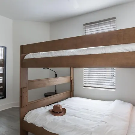 Holiday home Outrider Buyout - 3 Units By Avantstay