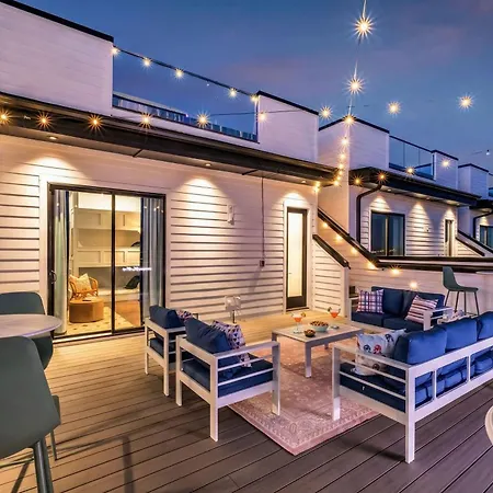 Taylor Swift Inspired Hot Tub Rooftop Deck Views Holiday home Nashville