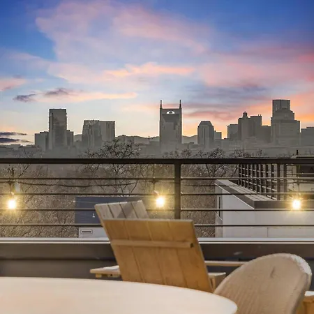 Skyline Views Rooftop Retreat Fire Pit Grill Nashville