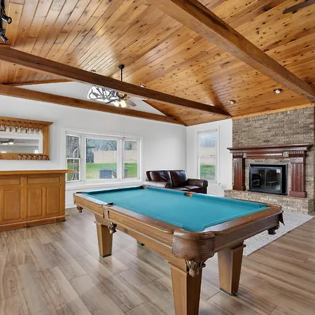 Quiet Retreat Near Opryland & Airport Holiday home *