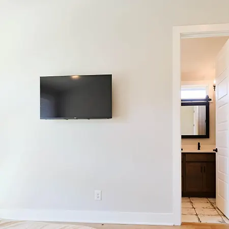 Holiday home Luxury Cowboy Speakeasy, Billiards 3min To Stadium *
