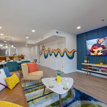 Funky Town - Walkable To Attractions Holiday home
