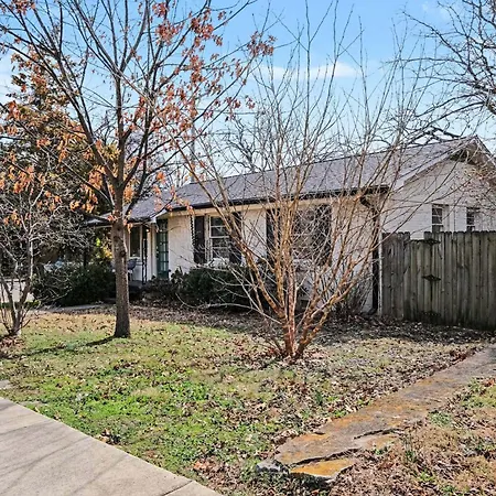 Cozy Gem In 12 South Holiday home Nashville